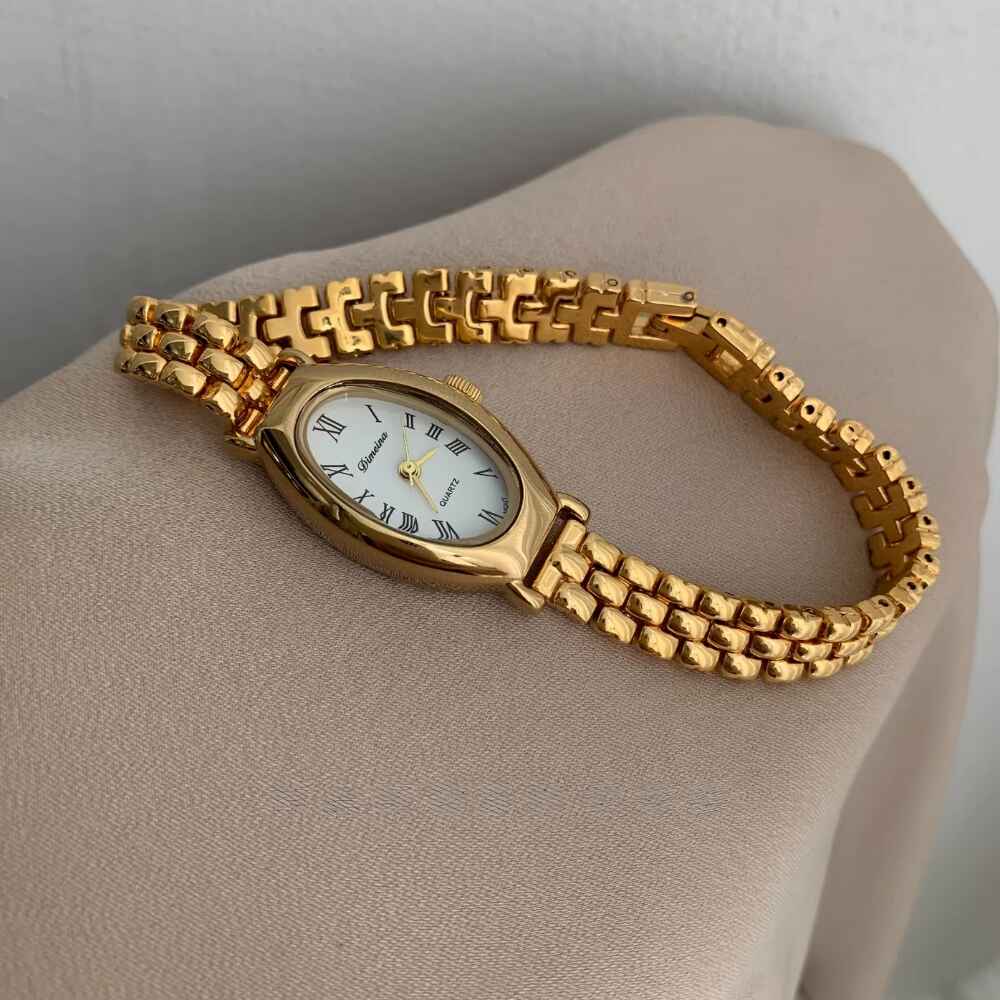 Dorée – High-Design Gold Oval Watch - Image 4